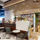 홍대입구역 4번 출구, CGV 앞 이미지