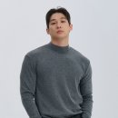 나인먼스레저스포츠 | 나인제트 시그니처 모크넥 머슬핏 긴팔 티셔츠 입어보니 어깨가 두 배는 넓어 보여요