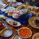 "이거 안 시켰는데요?" 싱싱한 제철 횟감 술상 내오는 이순신의 도시' 통영 다찌' 이미지