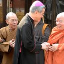 20/05/06 Catholic and Buddhist leaders meet for Vesak in Vietnam - Archbishop Linh aims to foster community solidarity between the two religions 이미지