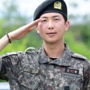 “사회가 최고^^” RM의 말 한마디에 전 아미 울었다…전역 후 첫 셀카가 전한 감동