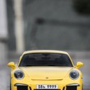 1:18 Minichamps Porsche 911 GT3을 망원렌즈로 담아보았습니다. 이미지