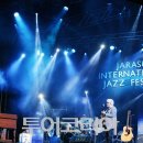 가평문화예술회관 앞 이미지