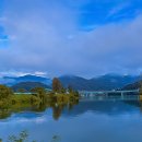 강가에아침 이미지