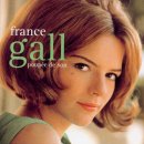 [France Gall] 까닭도 없이 이렇게 사랑을 노래해 봤자 무슨 소용이 있나 하고 혼잣말을 하는 거예요. 이미지