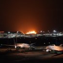 실시간 일본 하네다 공항 활주로 항공기 화재 사진 ㄷㄷㄷ 이미지