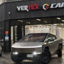 사이버스페이스 | 사이버트럭 썬팅을 위한 입고, 외관·실내·디테일까지 살펴봤습니다