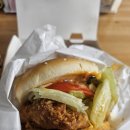 디자인명수 | 맘스터치 무한도전 콜라보 결재바랍니다 속터져 키캡 키링 굿즈 후기 매장 재고 유무 확인법까지