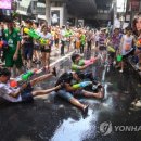 태국 물의 축제 &#39;송끄란&#39; 사흘만에 교통사고로 174명 사망 이미지