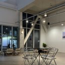 카페더피치(HM풋살파크시흥점)(에이치엔에스풋살마트) | 시흥 정왕동 대형카페, 풋살파크 옆 분위기 좋은 카페 카페더피치