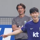 '몬테레이 참사' 하루 만에 웃음꽃?…홍명보 감독 화기애애, 다른 조에 운명 맡기고 미소 만개 이미지