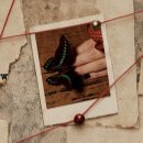 In bloom➡️ 첫사랑은 저주다➡️ file.07로 이어지는 감정들🌌 희망을 본 SOS↗️ rock bottom ↘️추신🌟 이미지