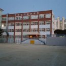 진월초등학교 운동장 이미지