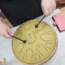 칼림바와 우쿨렐레 이미지