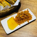 수림식당 앞 소공원 | 홍대 라멘 맛집 홍대입구역 데이트 수림식당