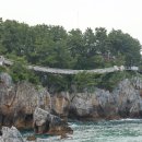 동해 추암 촛대바위. 출렁다리 이미지