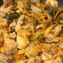 돼지고기는 제발 '이렇게' 볶으세요. 감칠맛과 부드러운 식감이 끝내줍니다 이미지