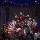 국립극단 연극 스카팽 이미지