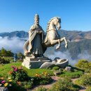 옥마산 정상에 경순왕과 옥마의 전설이 담긴 조형물 설치 필요 이미지