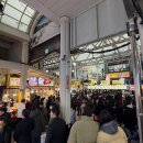 강정의달인 | [맛집] 먹방 없이도 즐거운 속초 중앙시장 나들이! 인파 속에서 발견한 시장 풍경 후기