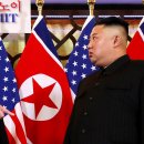 Exclusive: With a piece of paper, Trump called on Kim to hand over nuclear weapons 이미지
