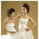 섬세한 디테일과 세련된 라인을 자랑하는 라포엠의 고품격 수입 웨딩 드레스. 이미지