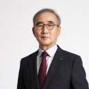 달래고