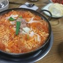 현진 김치찌개 이미지
