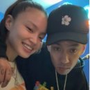 혜성스포츠 | 이하이♥도끼, 라방 중 스킨쉽·커플템 공개..‘5년 열애’ 간접 인정