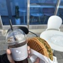 지하철 신기역 | 대구 두쫀쿠 맛집 카페 컨테이너 두바이콰삭와플 후기