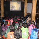 푸른샘 어린이 도서관 열람실 이미지