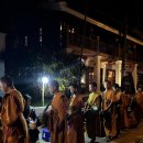 D01030 | [라오스 비엔티안] 친구랑 라오스 7박8일 DAY7 - 탁발체험, 루앙프라방역, 랜드마크메콩리버사이드호텔...