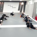 위풍당당 검무관 이미지