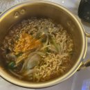 [괴정 술집 : 달밤 202] 술집에서 식사하고 온 후기 3명에서 4개 먹기 (새우크림우동이랑 호밀빵이랑...