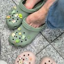 아롱다롱 | 크록스 지비츠 파츠 추천! 네이버 스마트 스토어 ‘아롱다롱, 위드유’ 내돈내산 커플 지비츠 구매 후기