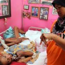 Housewife seeks help for bedridden husband 이미지