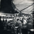 Janine Niépce (Française, 1921-2007), Les Deux Magots, St Germain des Près 이미지