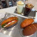밤리단길 소금빵 빵꾸미 카페, 다양한 소금빵 판매...쌀소금빵, 모카소금빵, 초당옥수수라떼 솔직후기