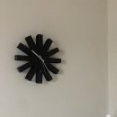 민들레실버홈 | 인테리어 소품 추천! 집들이선물 받은 움브라(umbra) 리본 벽시계