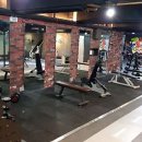 휴 휘트니스 이미지