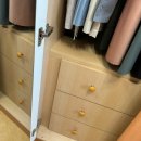 낡은옷장 이미지