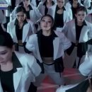 BUMSUP MEGACREW🇰🇷 혼돈 속을 맴돌며 꿈에서 벗어나기를 갈망하는 화자로 이미지