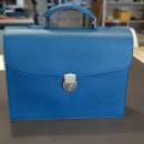 가죽 브리프 케이스 만들기 이미지