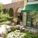 연못이 있는 집 이미지