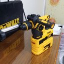 디월트 DCH364M2 + DEWALT D25302DH Dust Extraction System 셋트로 팝니다 이미지