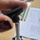 정리수납 교실 | ​[리뷰] 방콕연구소 - 교실 책상 멀티탭 선정리 끝판왕! 무타공 멀티탭 거치대 사용 후기