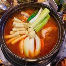다양한 조리법과 깊은 풍미로 즐기는 닭요리 맛집 5곳 이미지