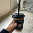 동네커피 앞 횡단보도 이미지