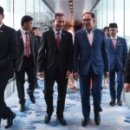 PM ANWAR IBRAHIM ARRIVES IN SINGAPORE FOR OFFICIAL VISIT 이미지