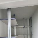 금산흥한세탁 | 금산흥한골든빌 앞베란다 팬트리선반 시공 사례｜우수관 구조 맞춤 수납
